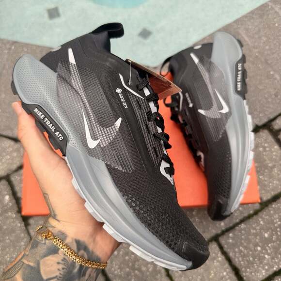 Nike Shoes - NIKE WOMEN’S PEGASUS TRAIL 5 GORE-TEX BLACK WOLF GREY SIZE 6 FQ0912 001
